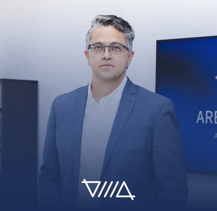 Retrato de Sergio Arenas, abogado y socio fundador de Arenas Ochoa Abogados